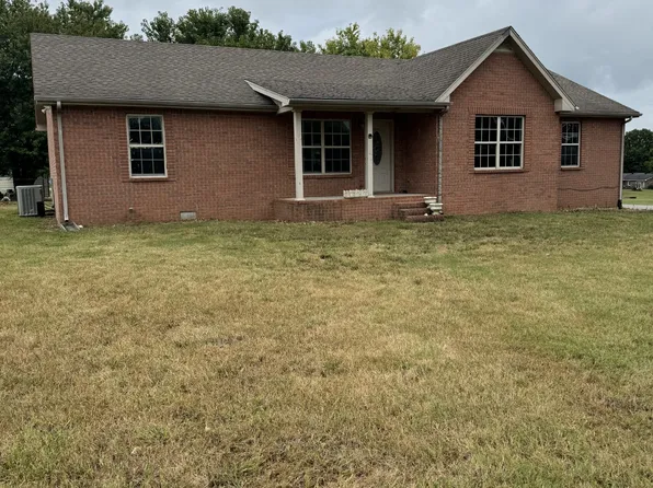 90 Long Creek Rd, Lafayette, TN 37083