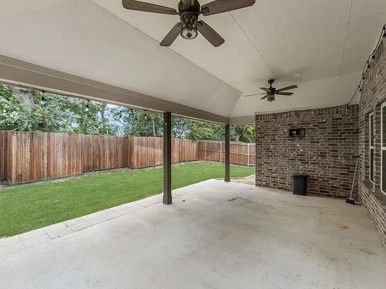 2819 Willow Ln — Photo 22