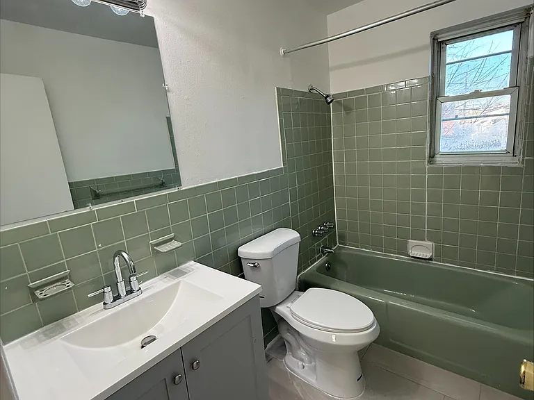289 Main St #14L — Photo 1