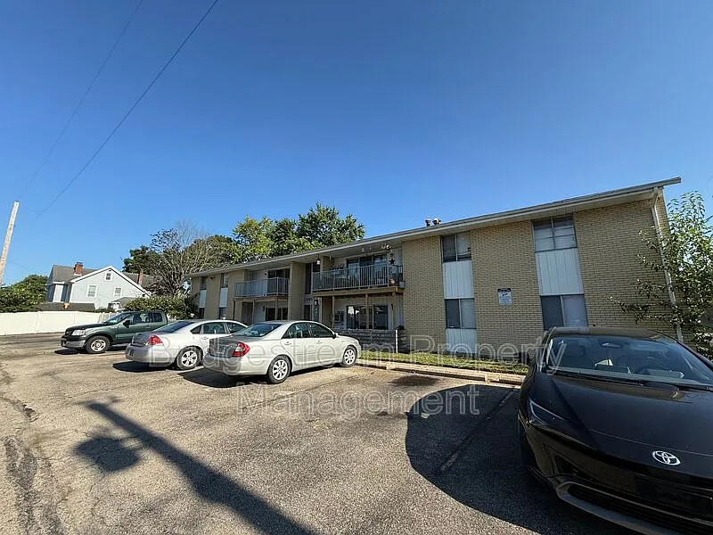 401 Elder Dr #2