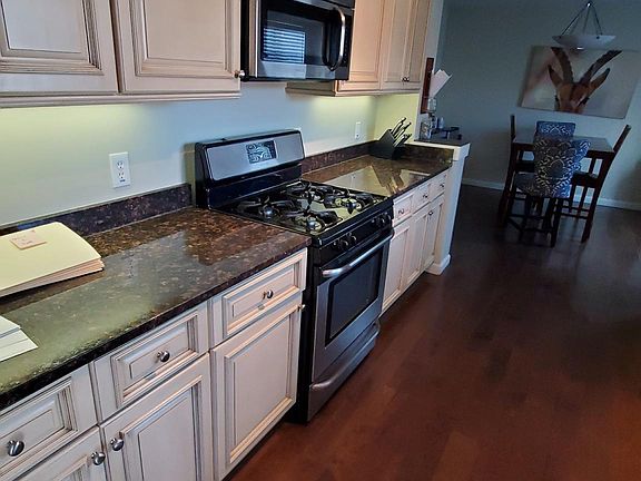 3rd image of 252 E Commonwealth Ave