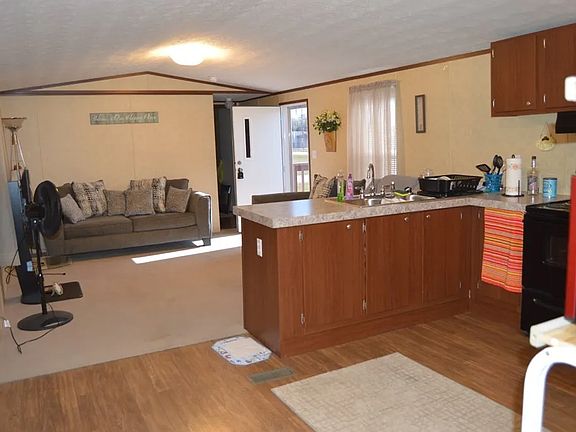 4th image of 17 Covey Dr
