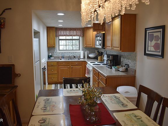 3rd image of 3516 Brook Stone Way