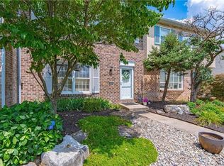 4531 N Hedgerow Dr, Allentown, PA 18103