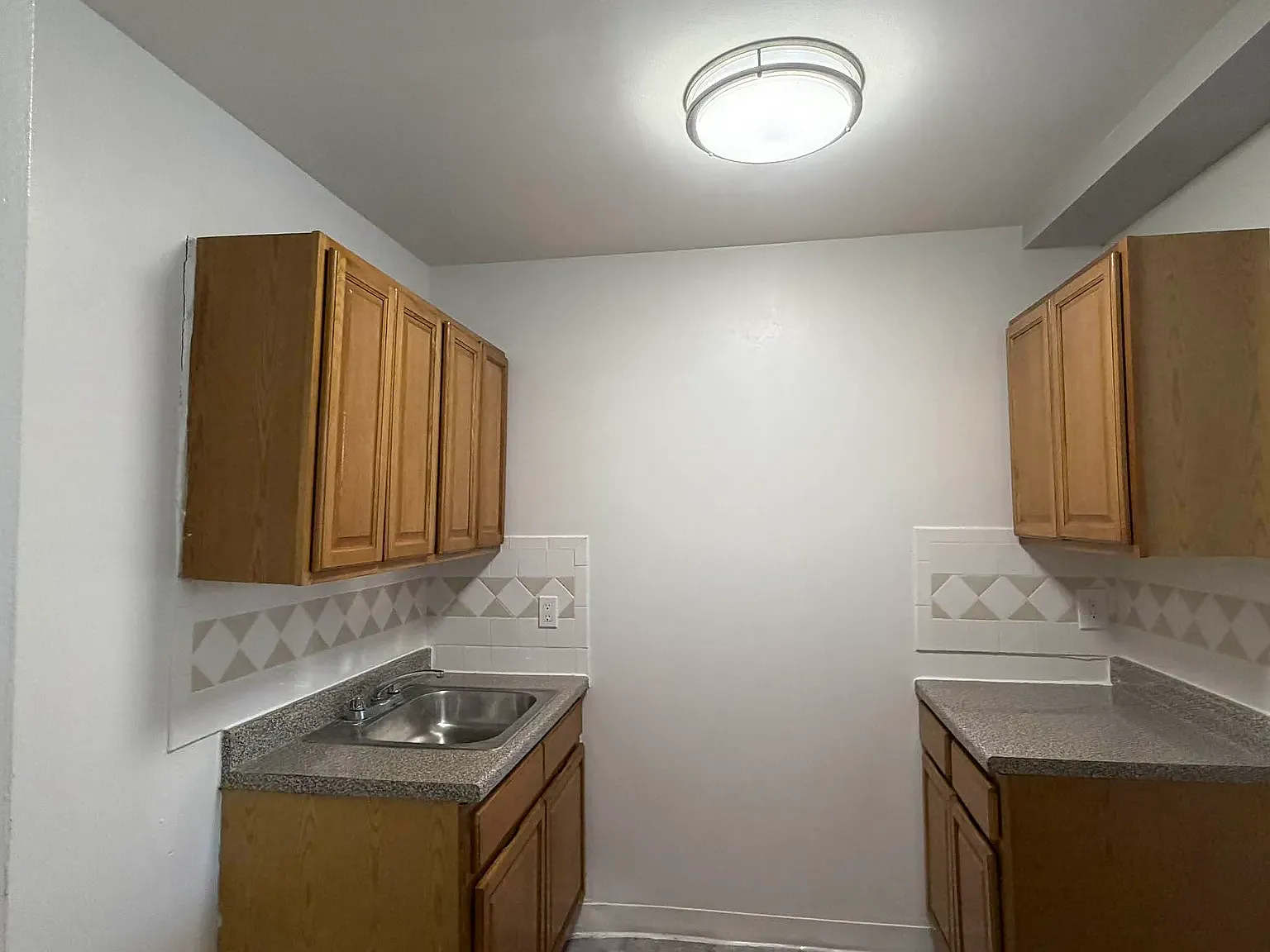 1187 Anderson Avenue — Photo 2
