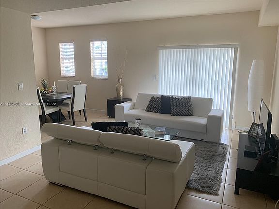 3rd image of 11503 NW 89th St APT 211