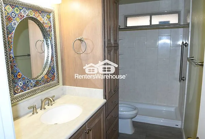 2926 W Northview Ave — Photo 11