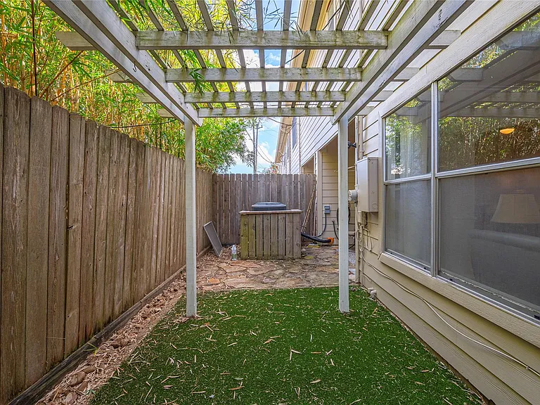 2060 Glencove Dr — Photo 26