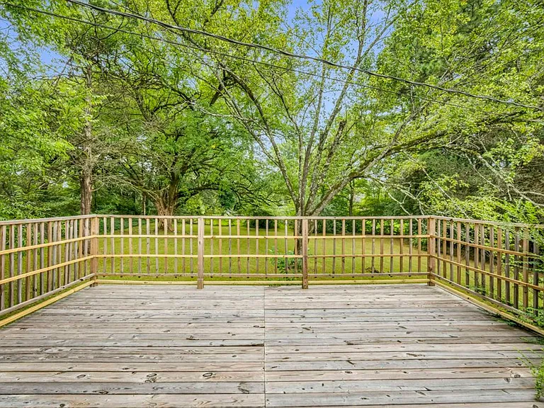 1007 Eisenhower Dr — Photo 28