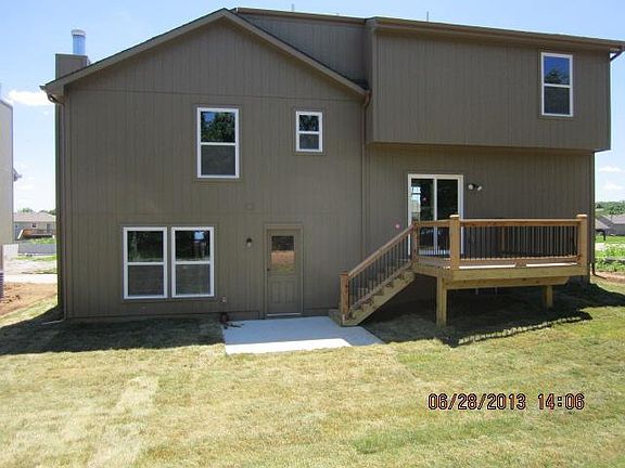 3rd image of 8608 E 116th St