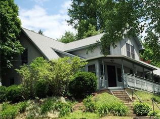 20 Greenwoods Rd, New Hartford, CT 06057