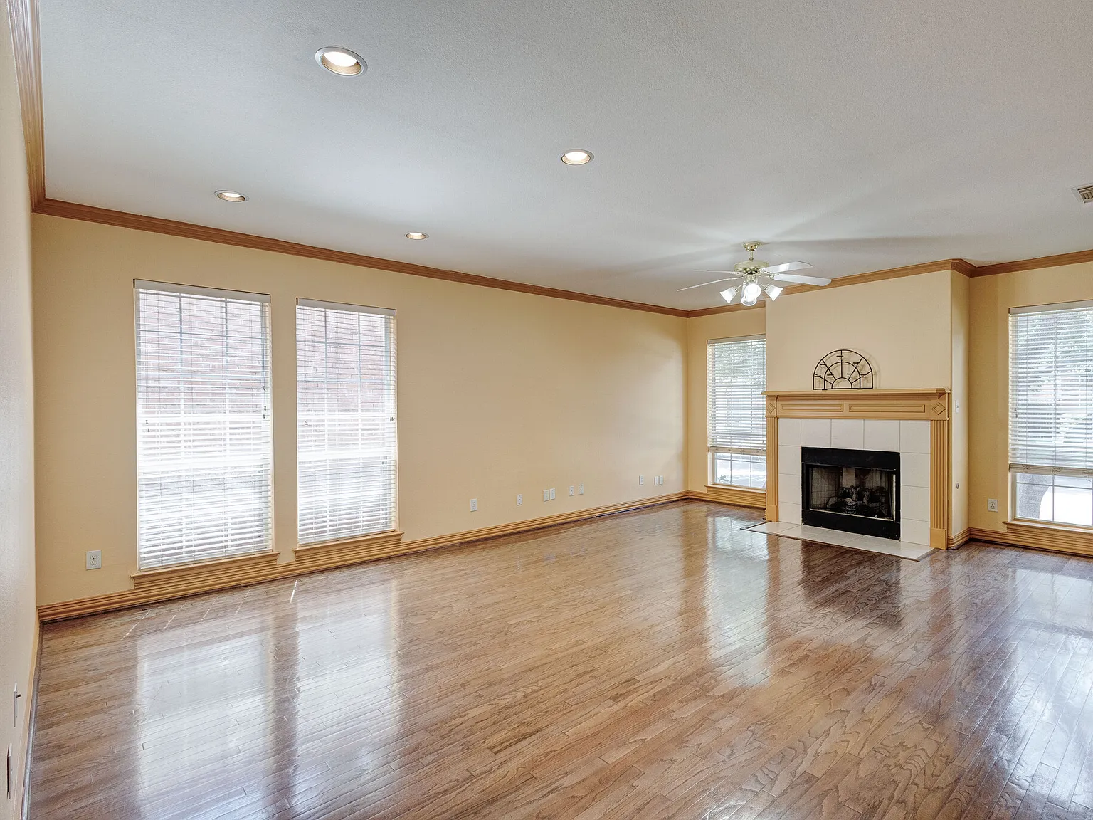 3 bed, 1639 sqft, $2,600 — Photo 4