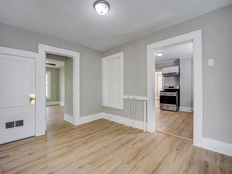 1316 S 22nd St — Photo 13
