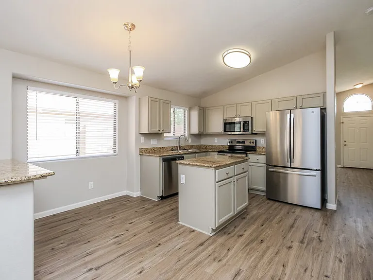 748 W Dublin St — Photo 6