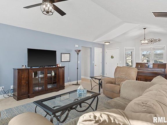 5th image of 5000 Manhattan Dr