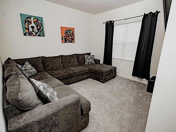 4th image of 678 Knightsbridge Ln