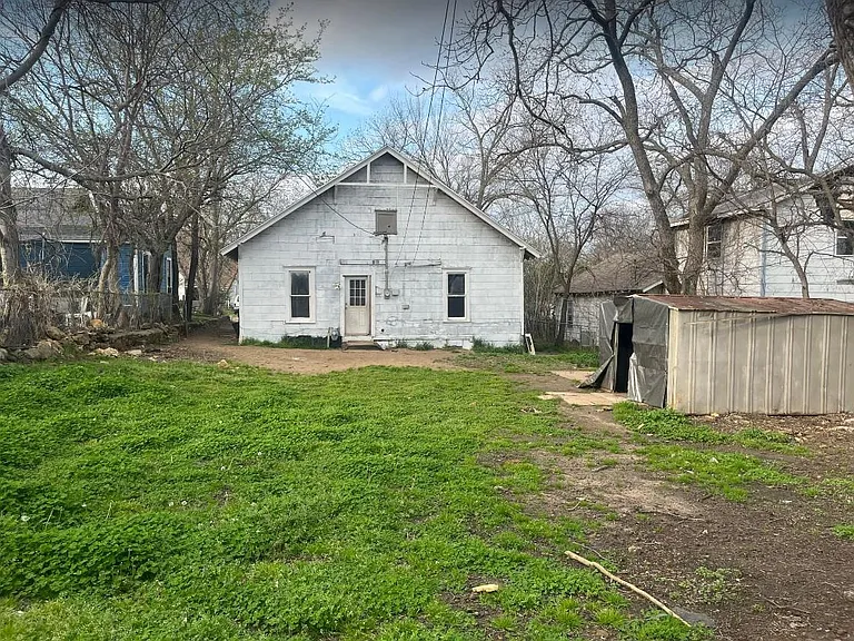 926 W Nelson St — Photo 2