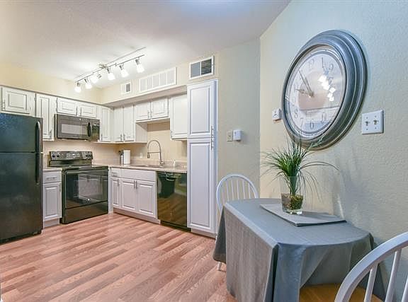 5th image of 2310 Bamboo Dr APT J103