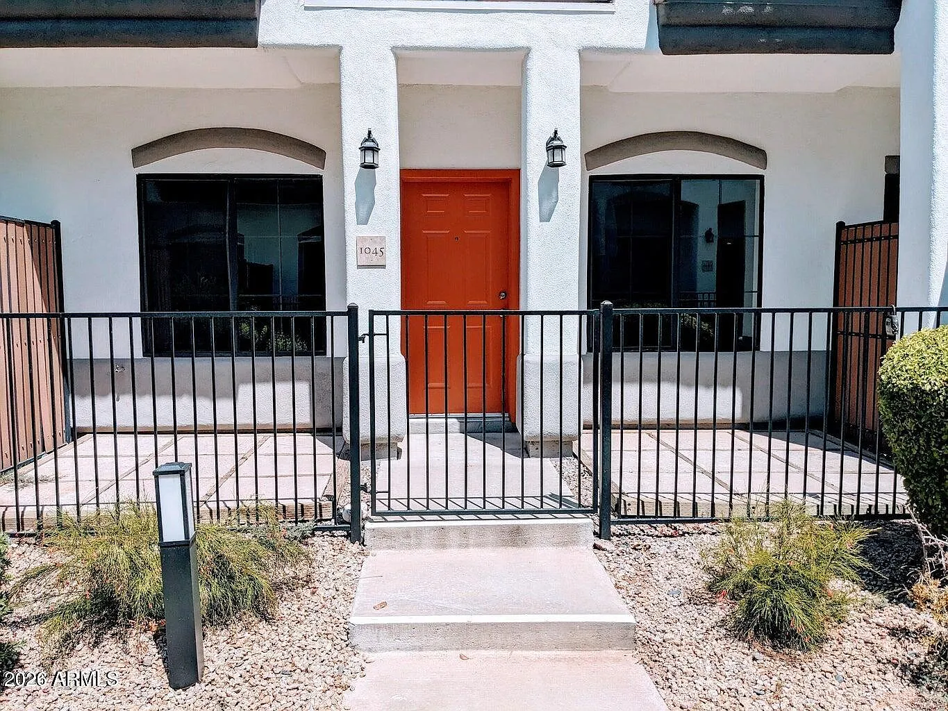 3 bed, 2.5 bath, 1361 sqft, $2,000 — Photo 1