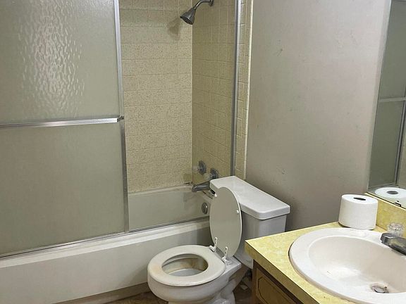 5th image of 126 E 23rd St