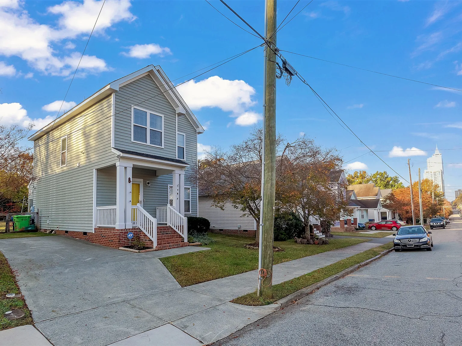 3 bed, 2.5 bath, 1215 sqft, $3,850 — Photo 2