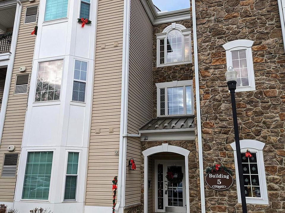 1st image of 521 Creekside Dr #53
