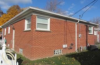 4th image of 2481 Ferris Ave