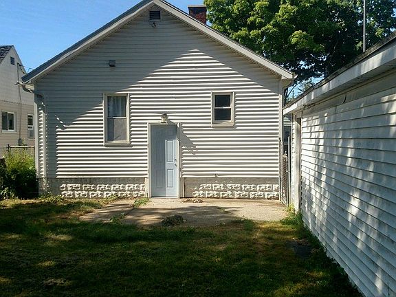 2nd image of 1637 Birney St