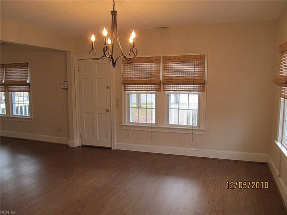 5th image of 2421 Gilmerton Rd
