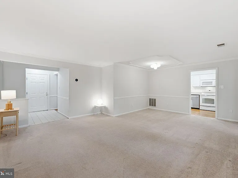 5705 Brewer House Cir #T2 — Photo 8