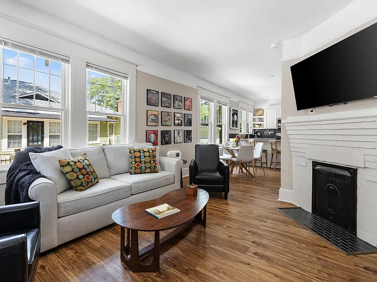 1116 Florence St — Photo 3