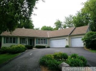 18195 Fairhomes Ln, Deephaven, MN 55391