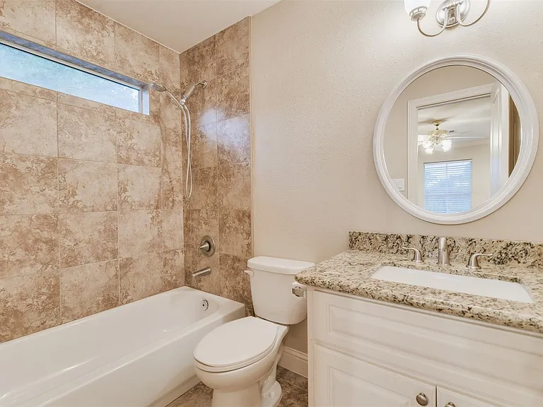 430 Pecore St #A — Photo 12