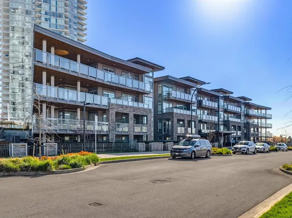 7788 18th St #404, Burnaby, BC V3N