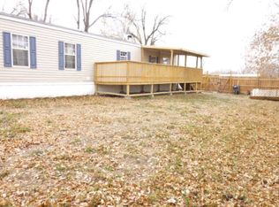 405 E Grandview Dr, Junction City, KS 66441