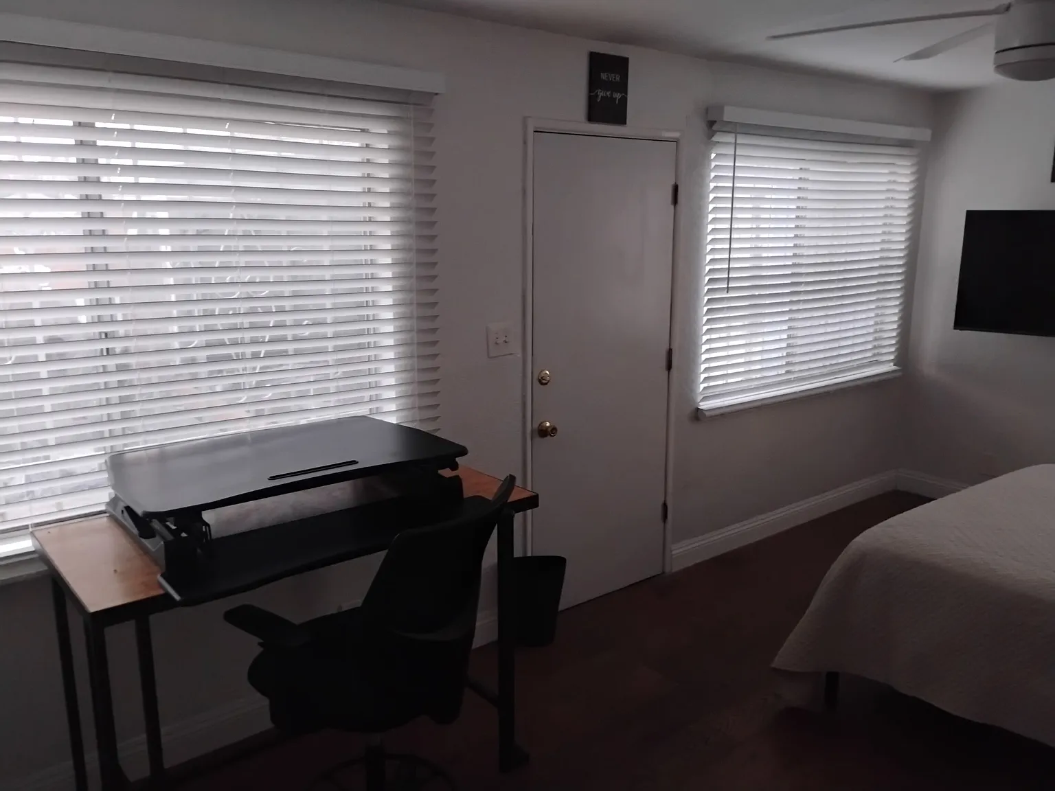 1 bed, 1350 sqft, $975 — Photo 2