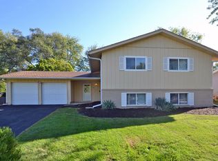 6411 Dean Dr, Woodridge, IL