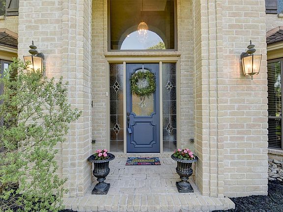 3rd image of 5731 Spring Lodge Dr