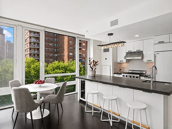 5th image of 261 W 28th St APT 6B