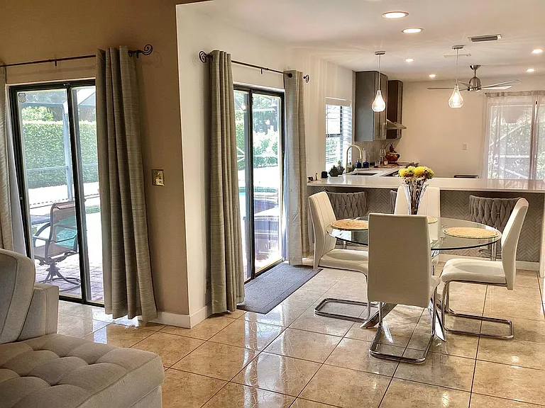 10496 Augusta Ct — Photo 12