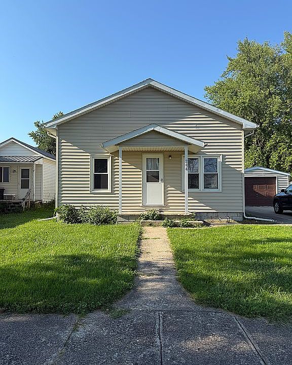 1st image of 206 E 2nd St