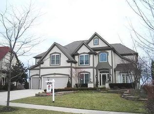 2932 Beth Ln, Naperville, IL 60564