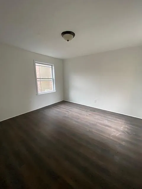 804 Stuyvesant Ave — Photo 3