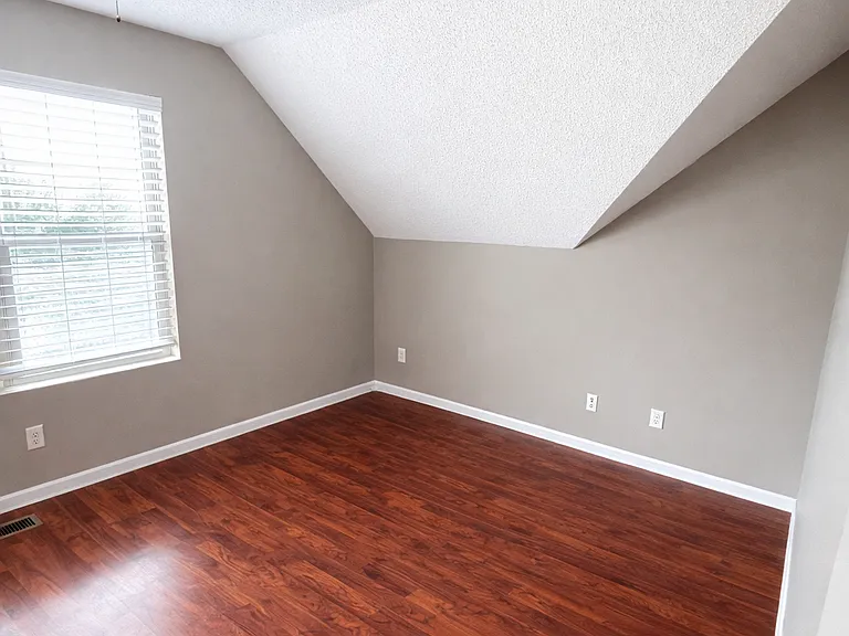 Eagle Crossing Apartments — Photo 29
