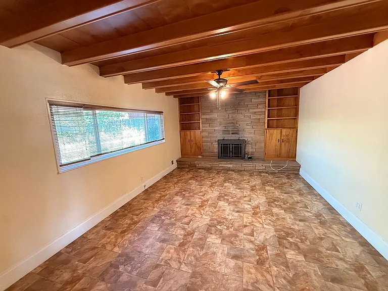 1818 Washington St NE — Photo 17