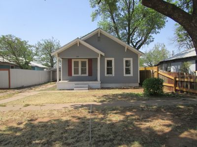 608 Avenue D SE, Childress, TX, 79201