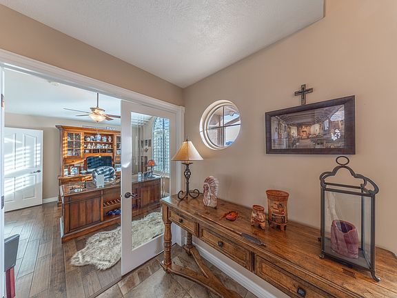 4th image of 1129 E Sanders Rd