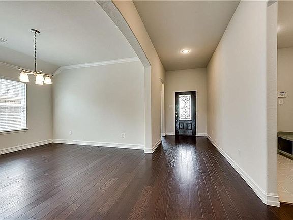5th image of 6804 Revere Dr