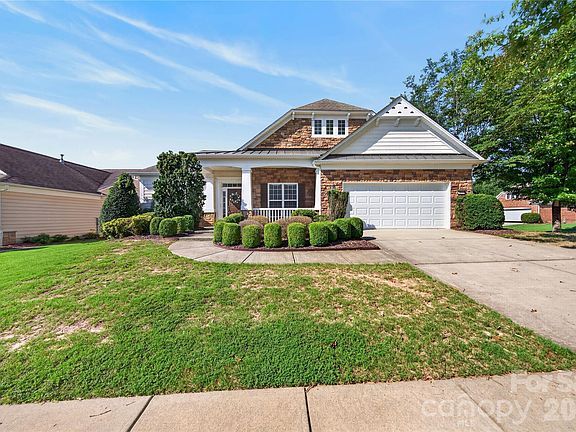 2nd image of 50008 Tulip Ct