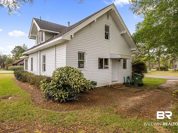 3rd image of 15759 Silverhill Ave